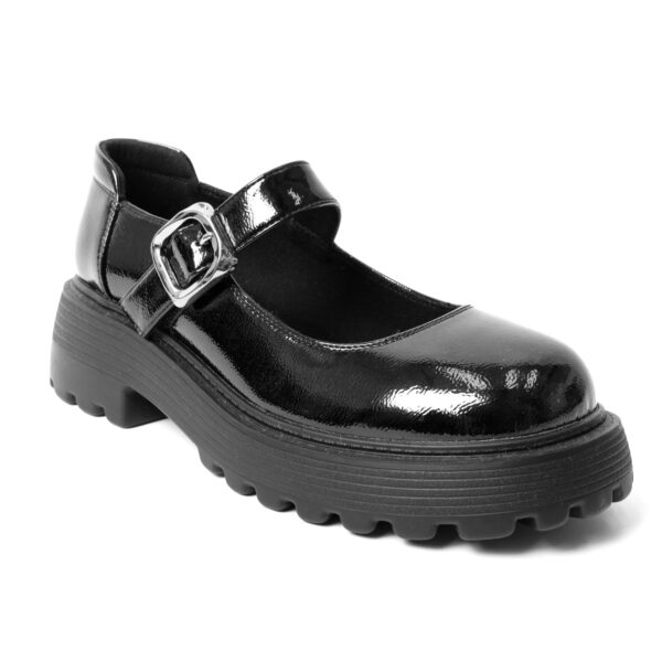 Women flat shoes with black patent leather