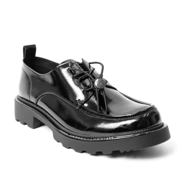 Women flat shoes with black patent leather