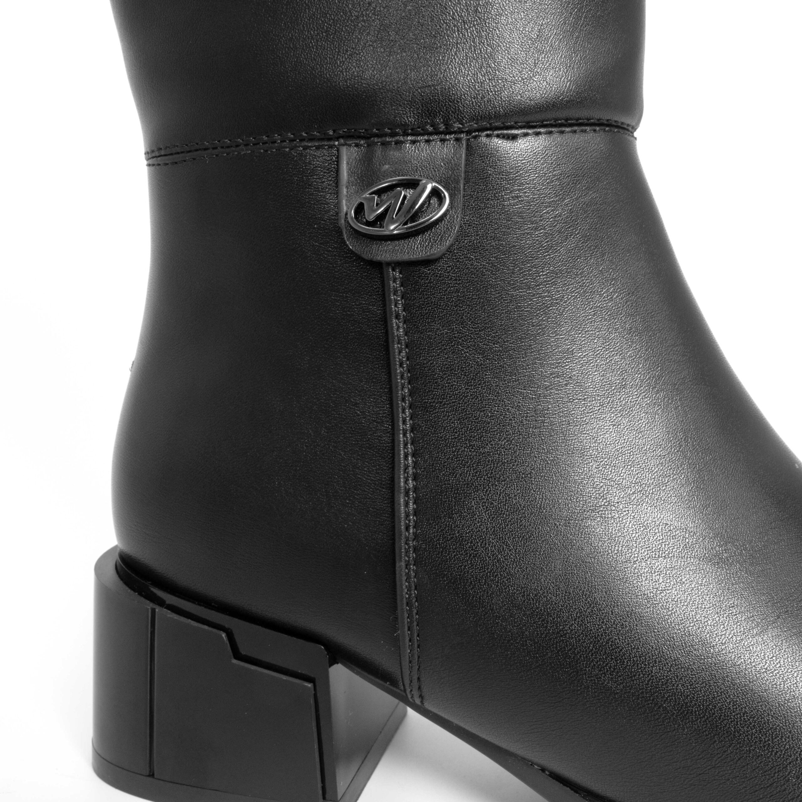 women thigh and high black boots with PU leather and TPU