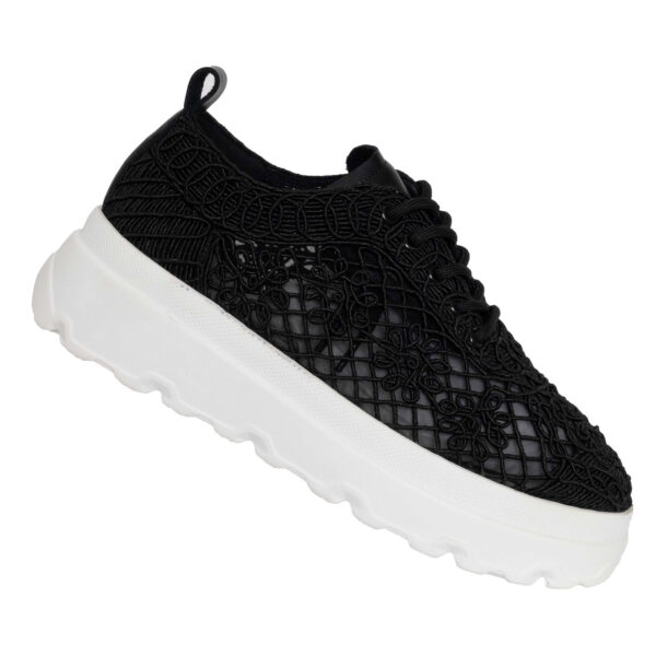 YZY Wholesale women Black sports and casual shoes with Knit