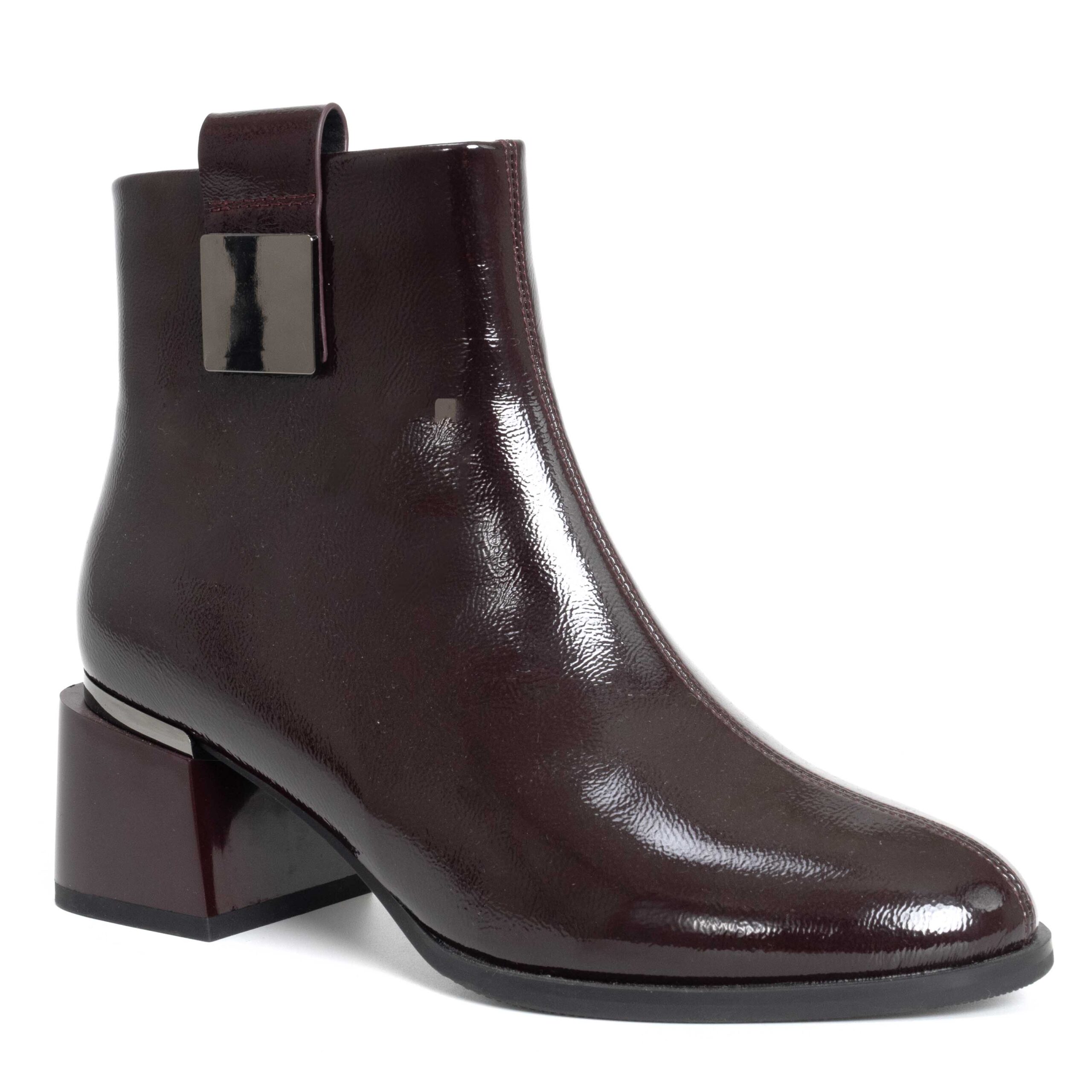 Heeled boots for women with burgundy patent leather