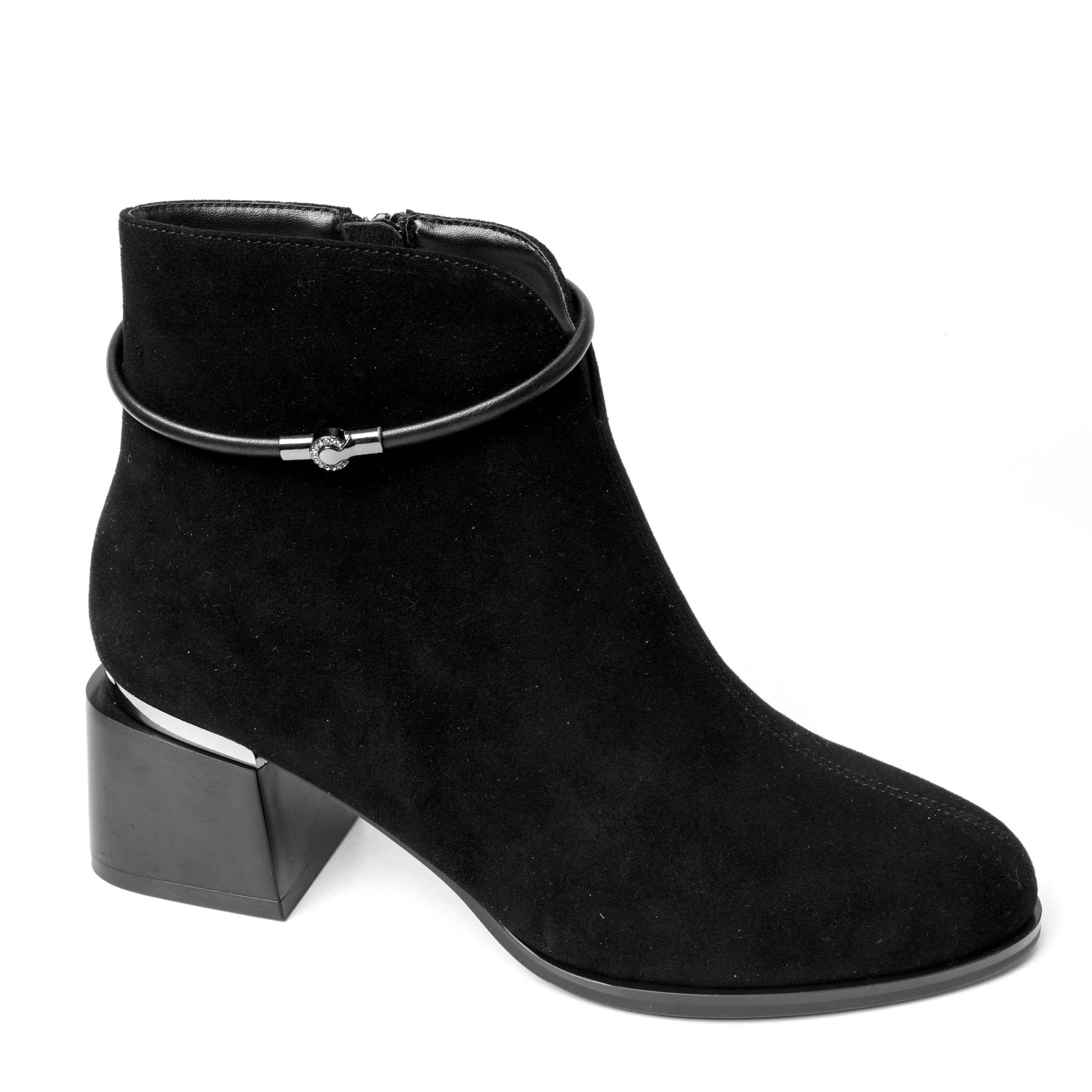 YZY Wholesale women Black ankle Heeled boots with microfiber