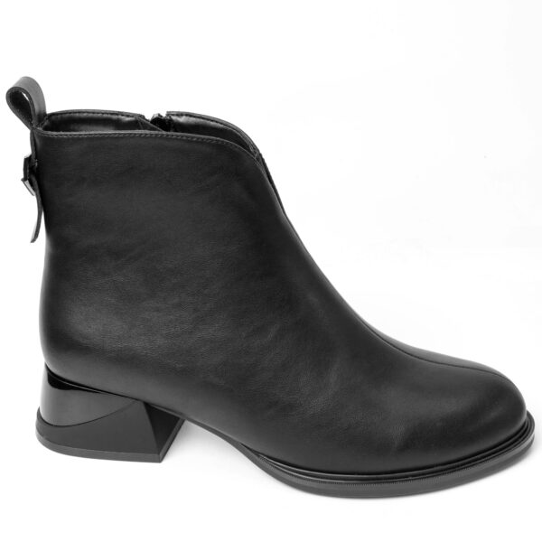 YZY Wholesale women Black heeled boots with PU leather