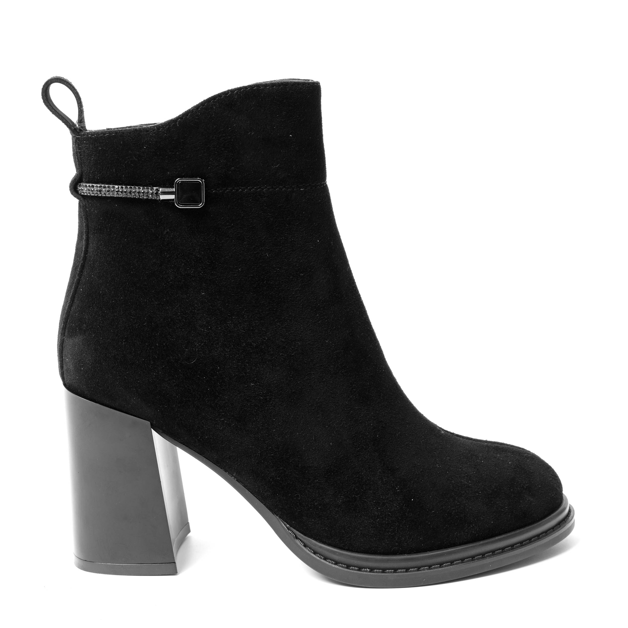 YZY Wholesale Black PU and Microfiber Heeled Ankle Boots for women