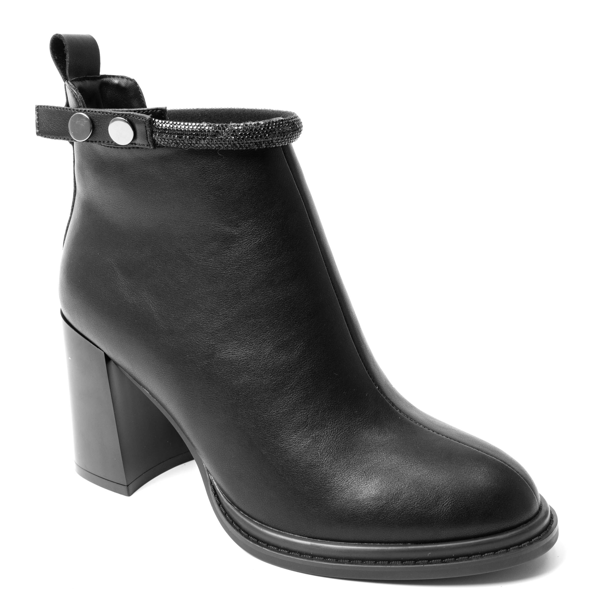 YZY Wholesale black PU Heeled Ankle Boots for women