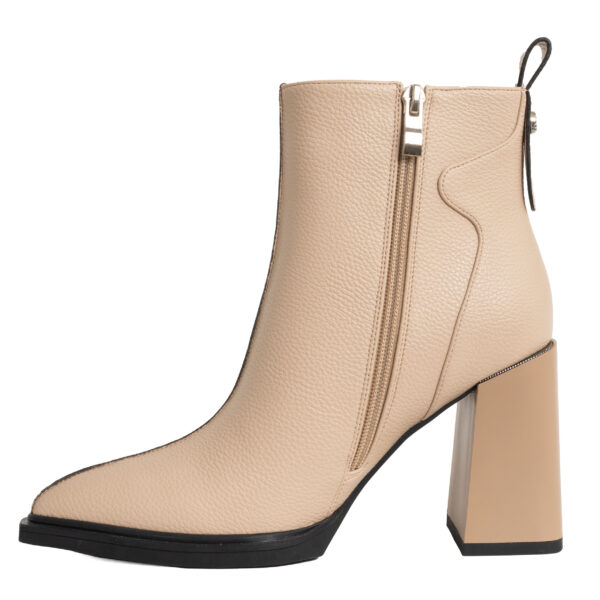 Heeled boots for women with beige lichee pattern PU