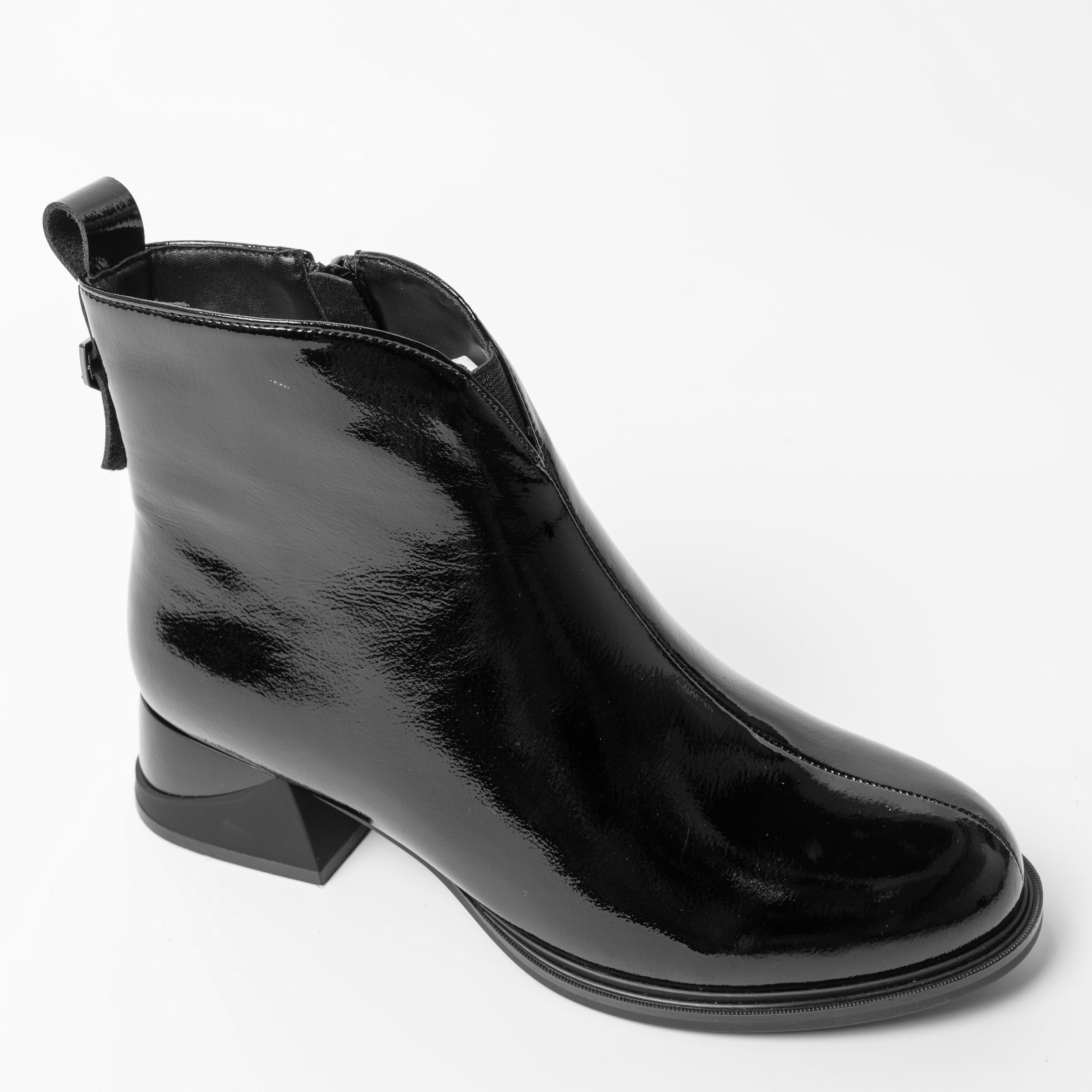 YZY Wholesale Women’s Black Patent leather Heeled Boots