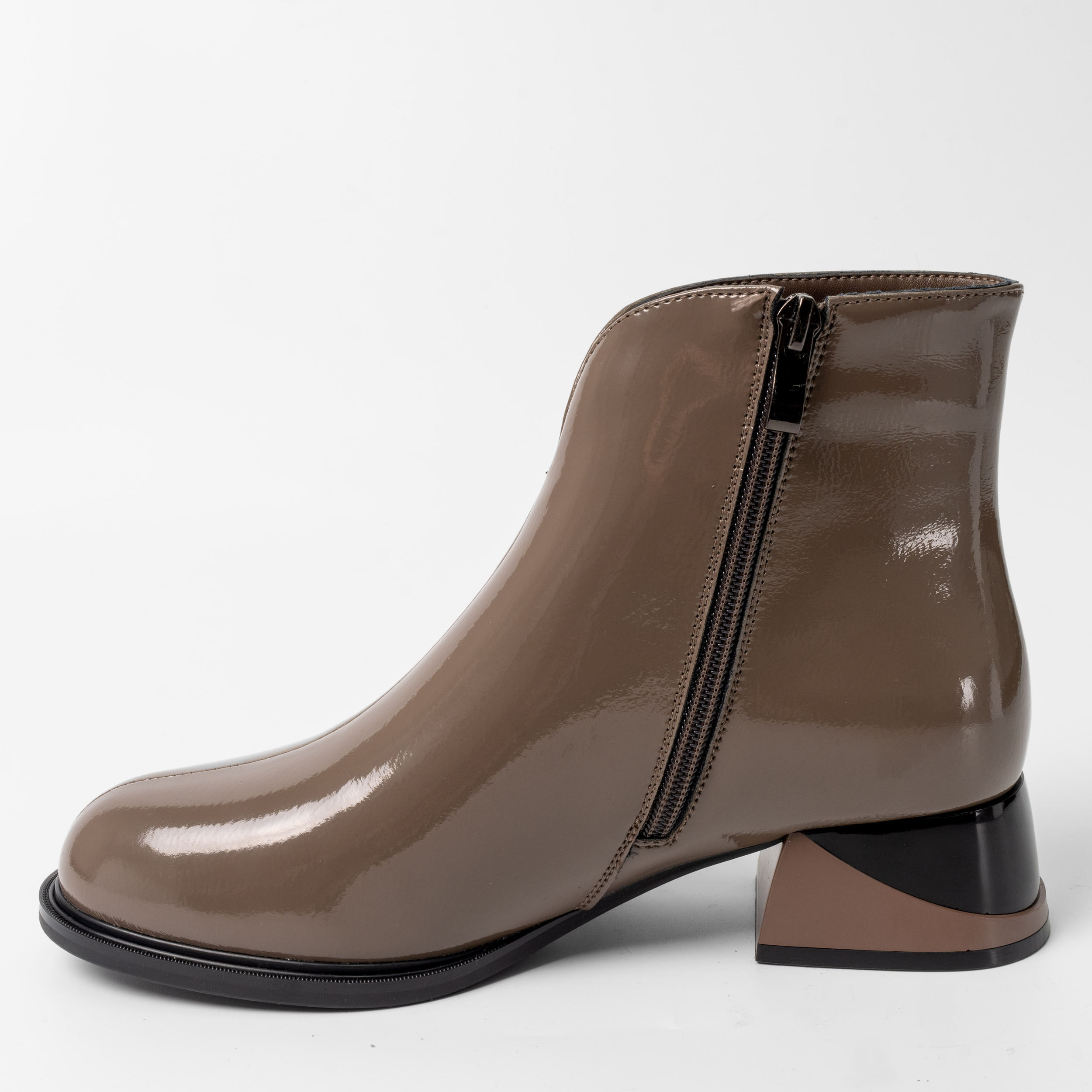 YZY Wholesale Women’s Black and Brown Patent leather Heeled Boots