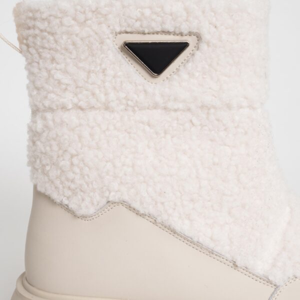 women ankle boots with fur and microfiber leather