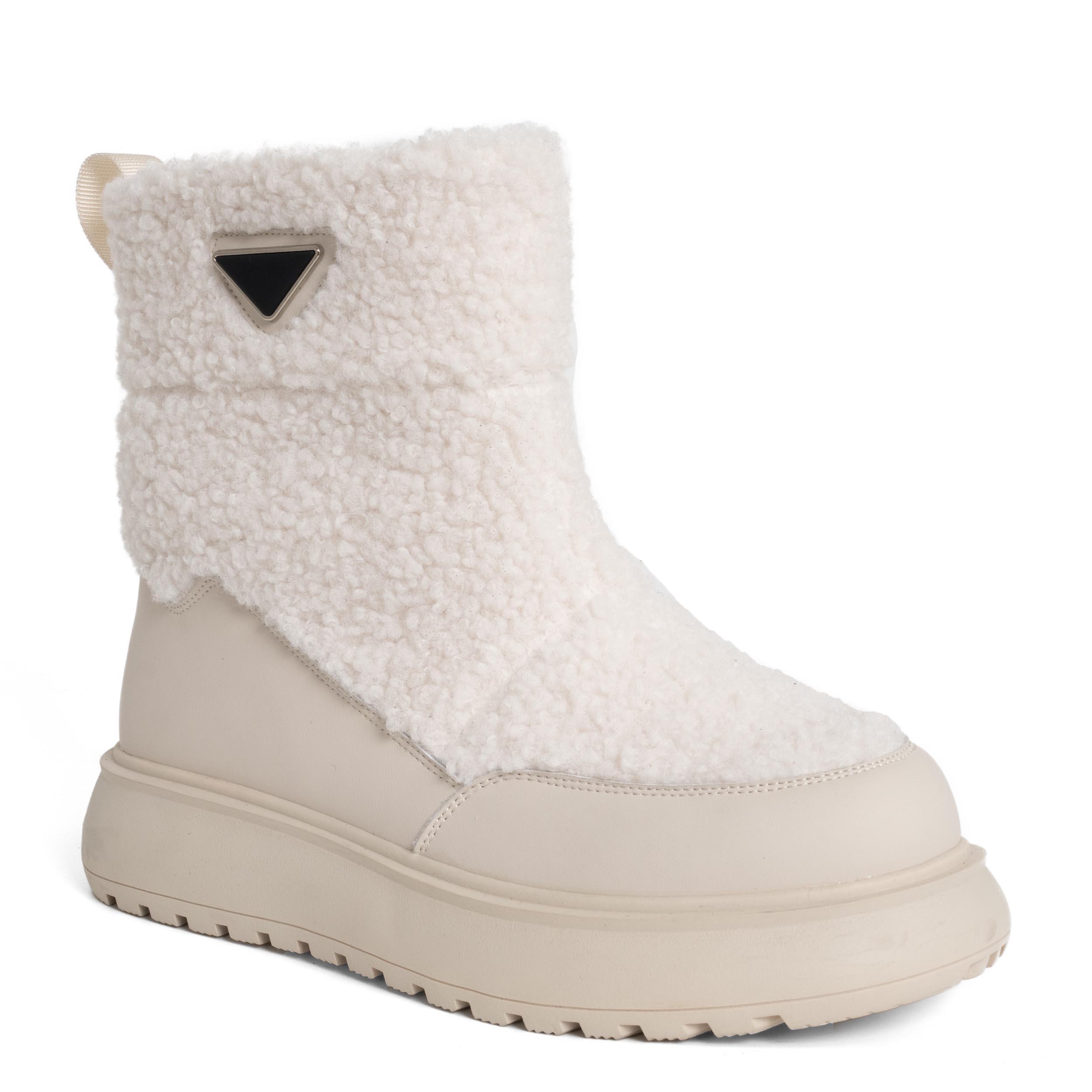 women snow boots with Beige microfiber action leather and synthetic fur