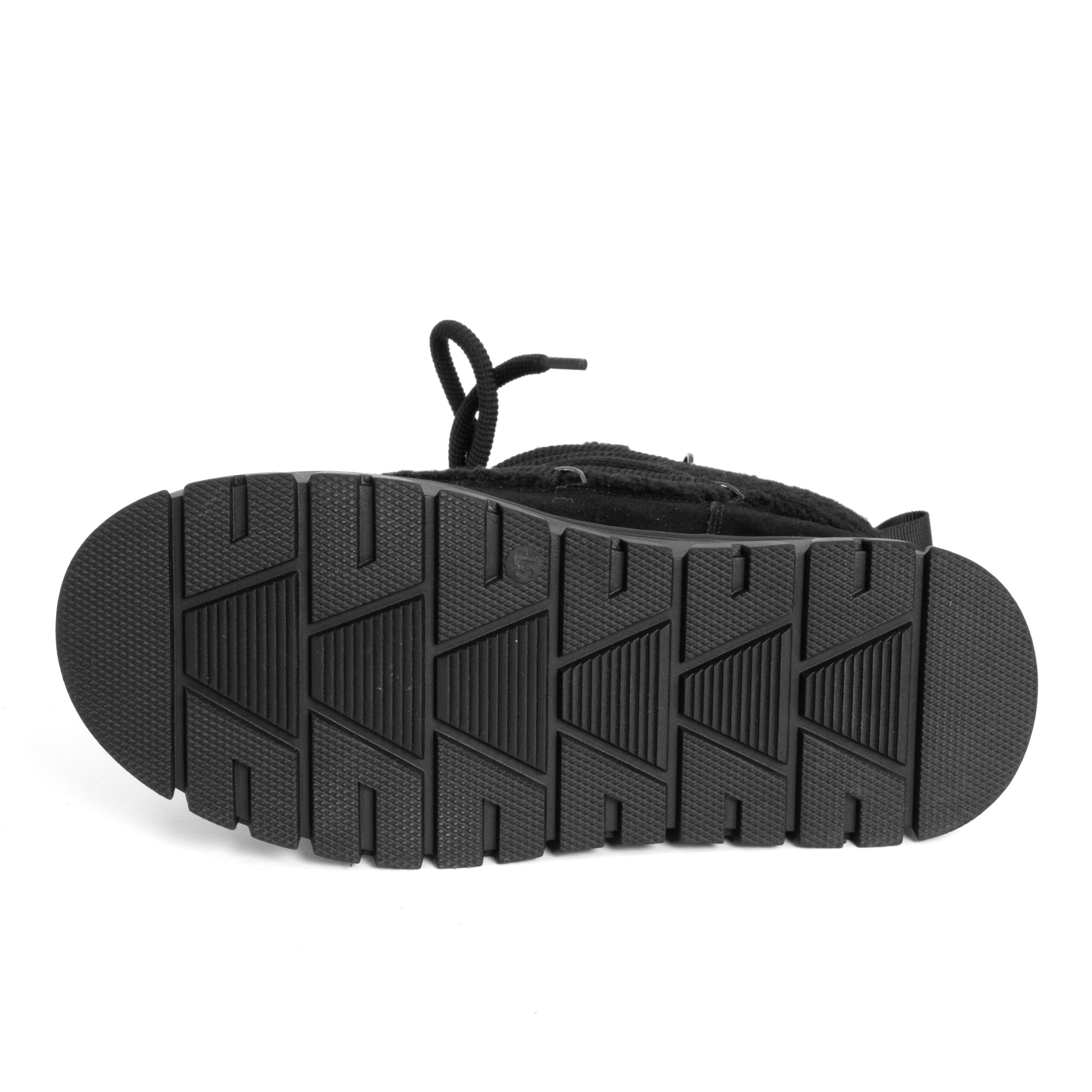 women snow boots with Black genuine leather and synthetic fur