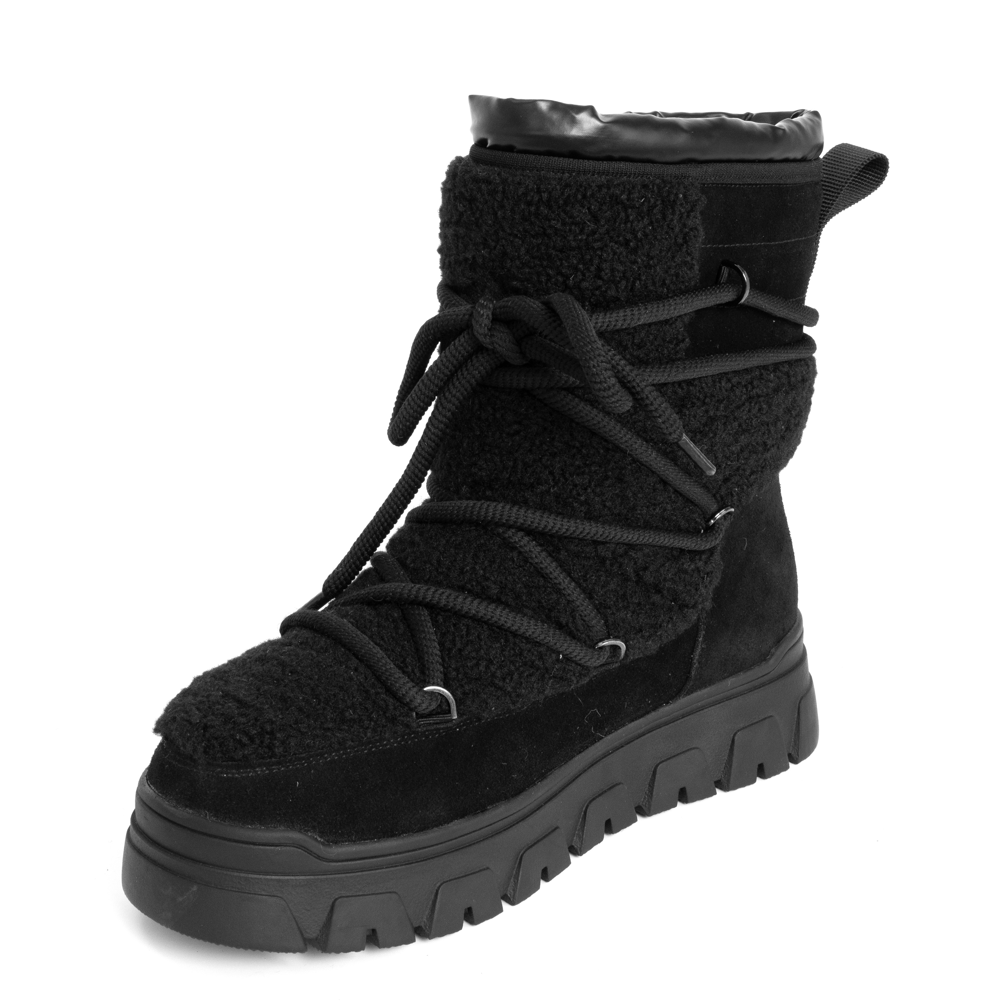 women snow boots with Black genuine leather and synthetic fur