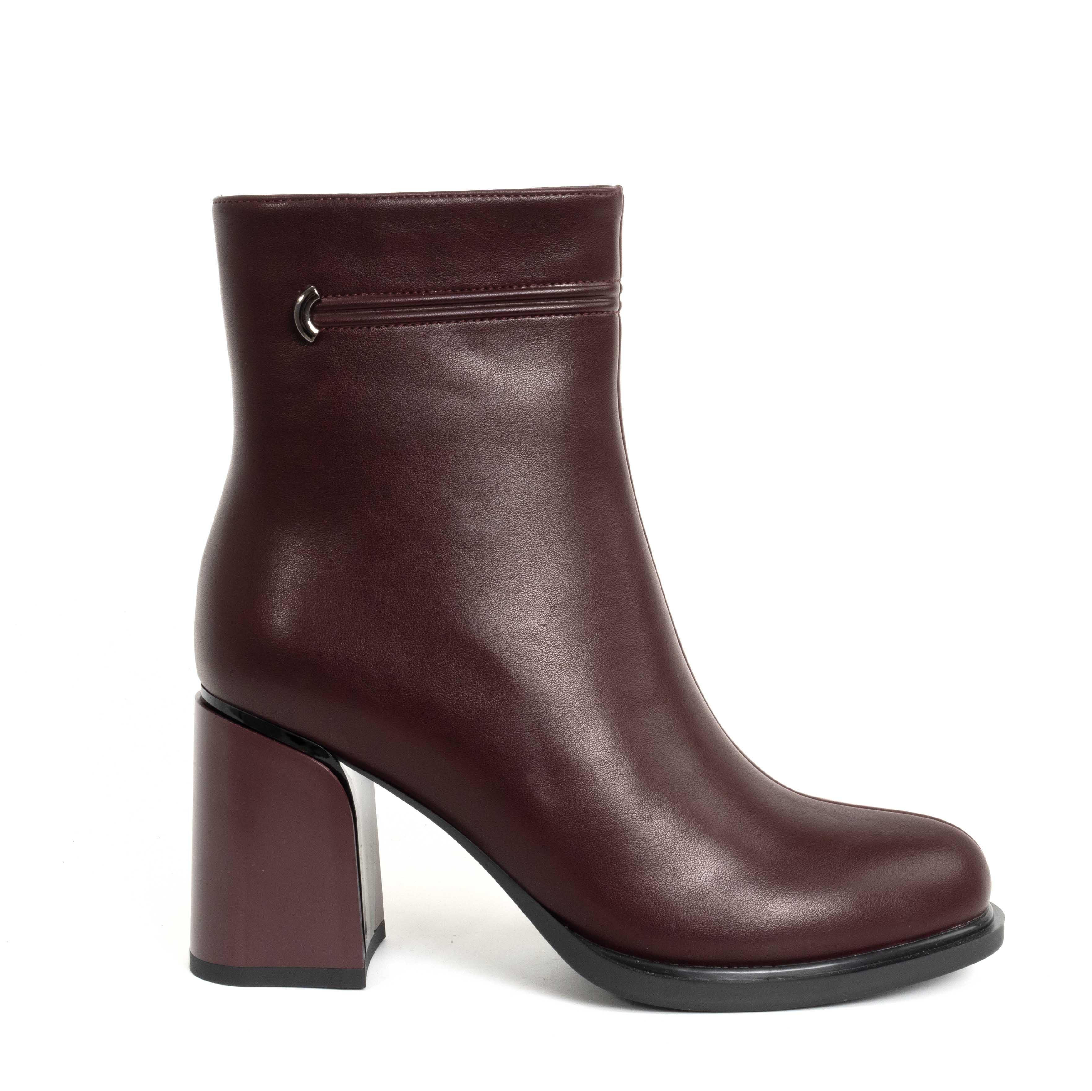 Women Heeled boots with Burgundy microfiber leather