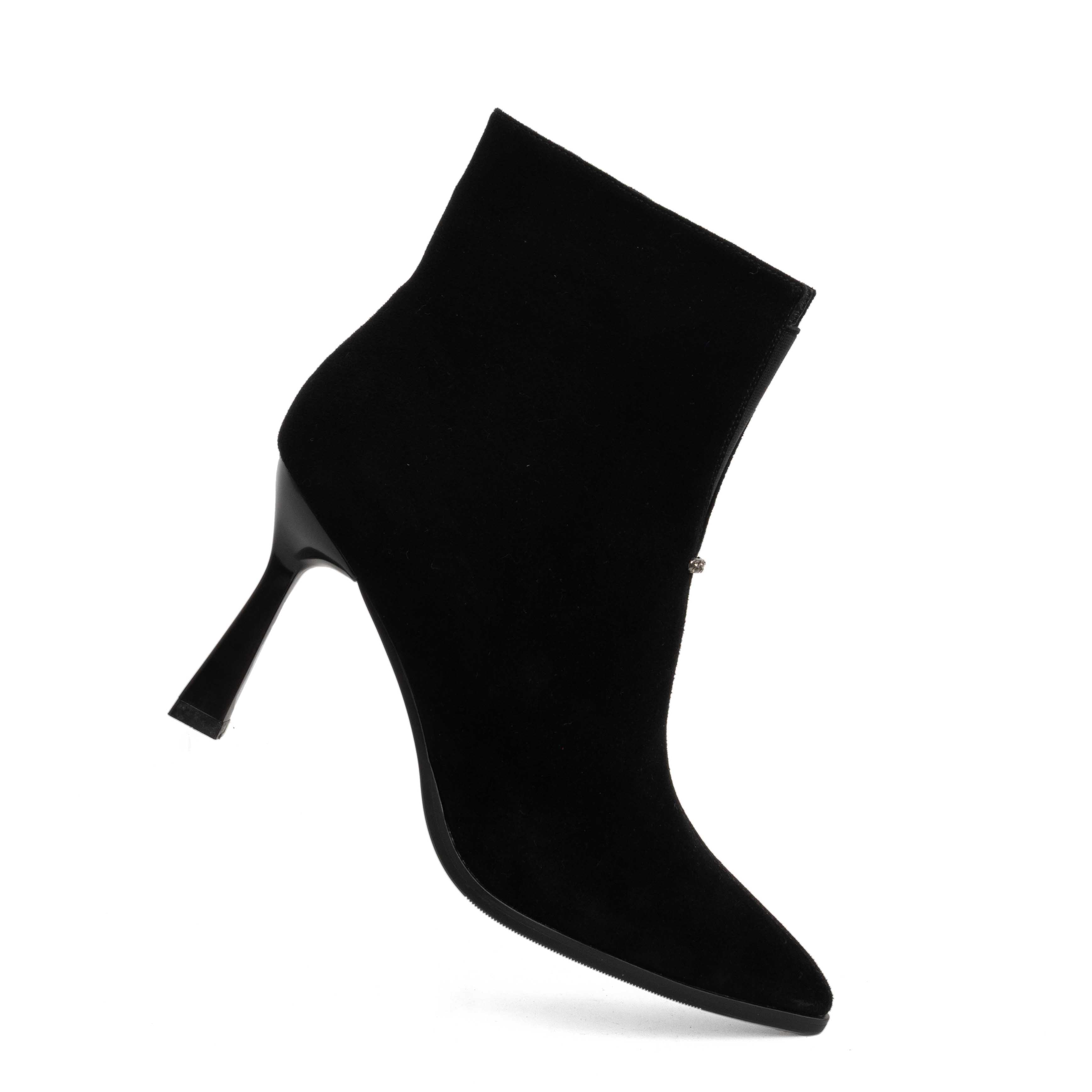 NEW Women Heeled boots with Black cashmere leather and Thin heel