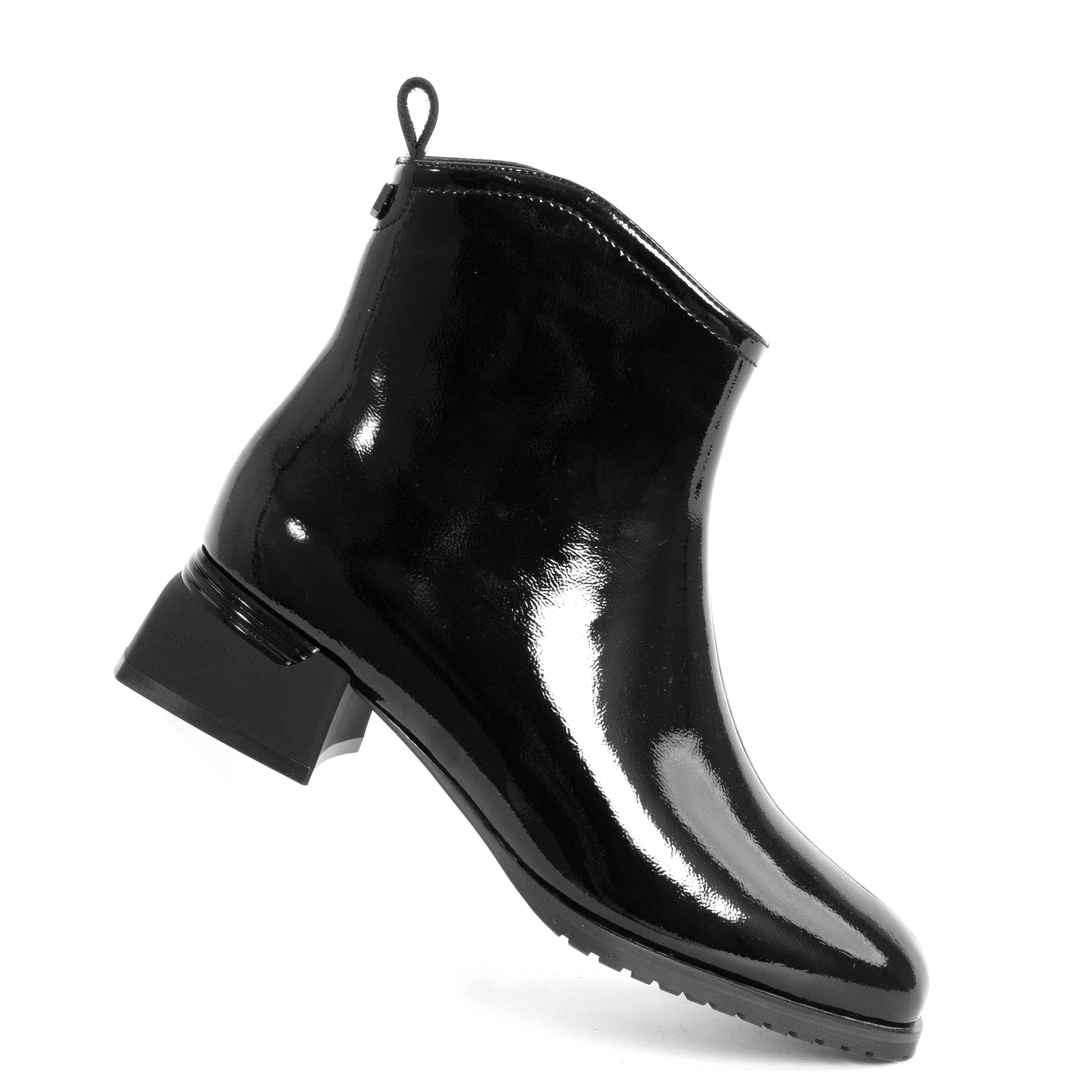 Women Heeled boots with Black Patent leather