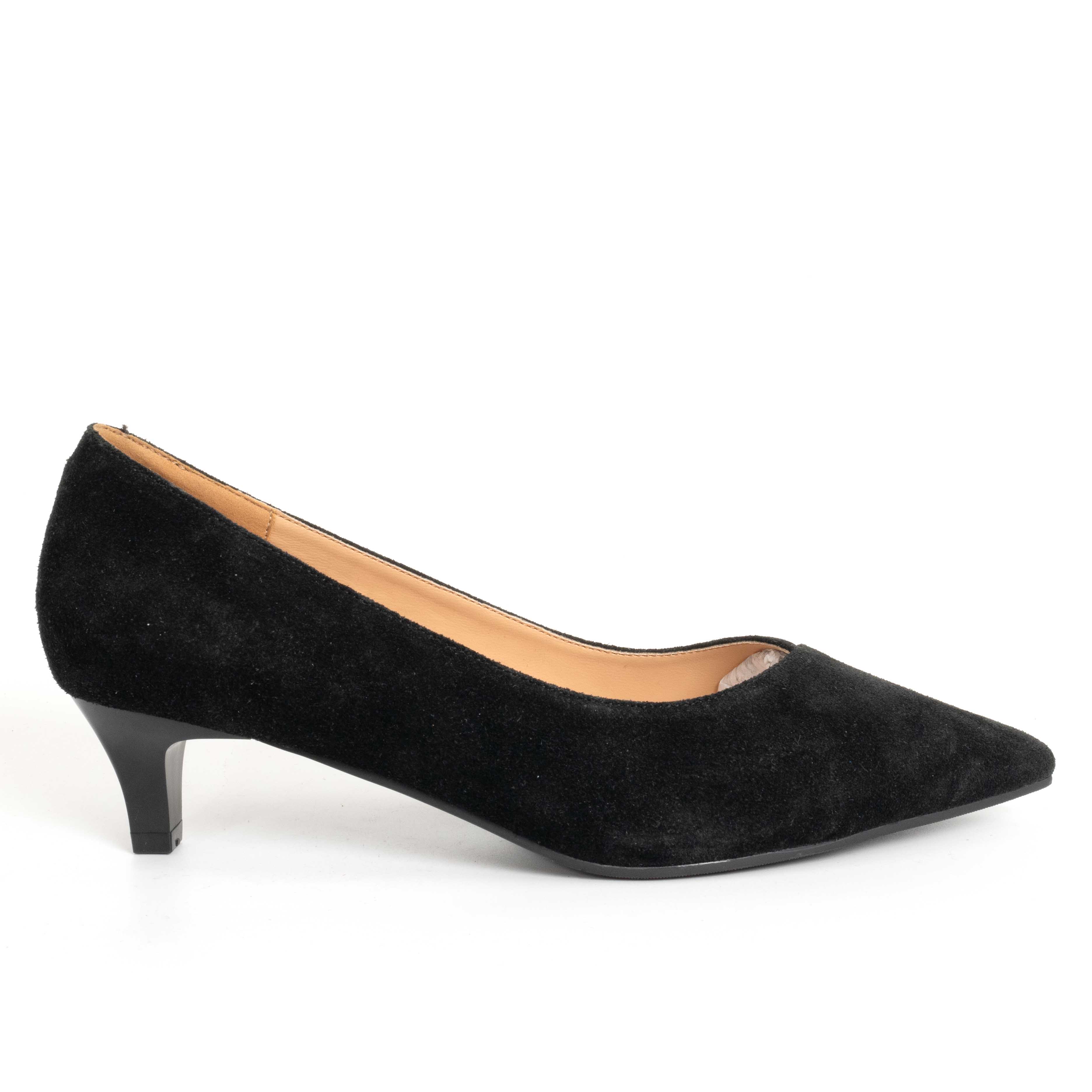 NEW Women low heeled pumps with Black genuine leather