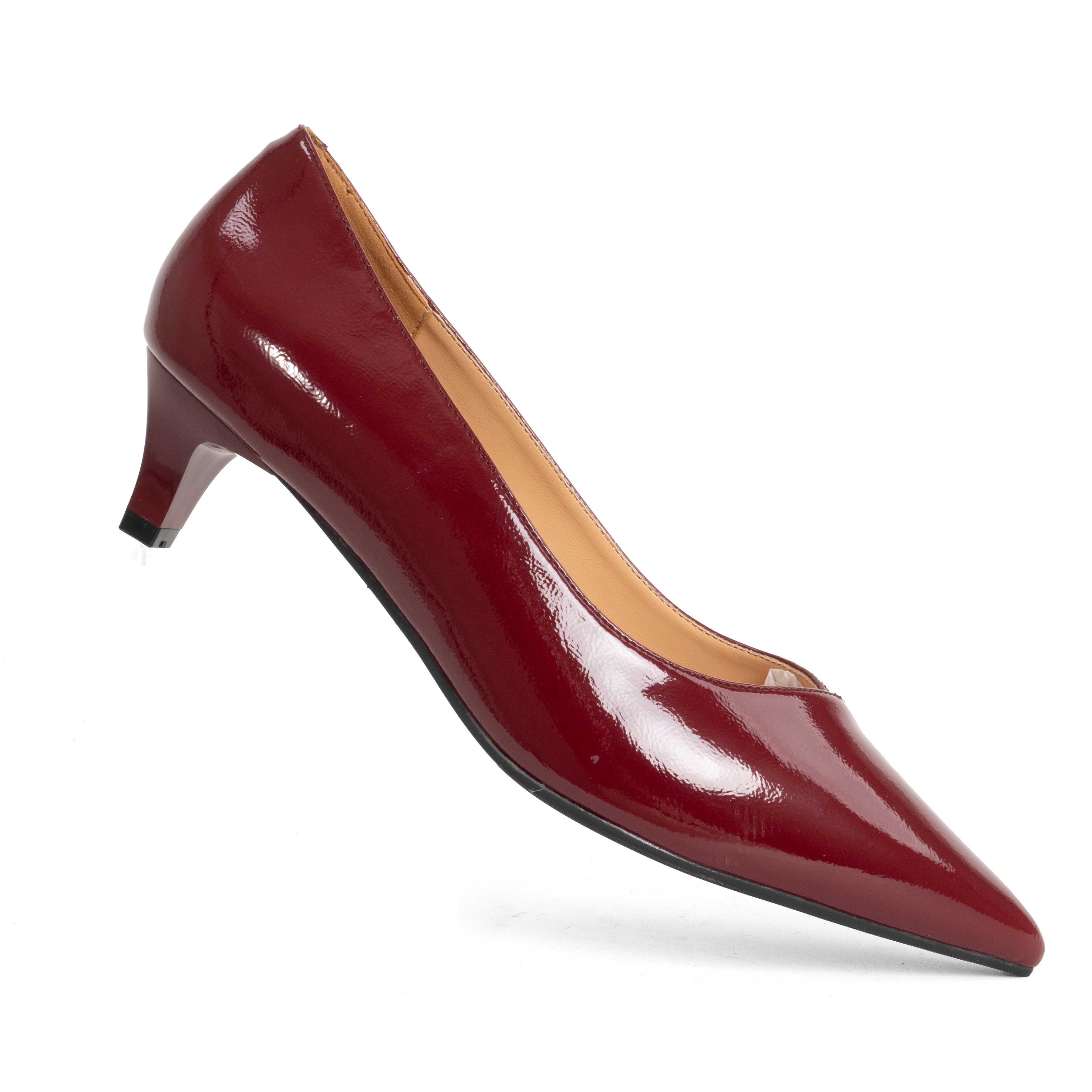 NEW Women low heeled pumps with burgundy patent leather