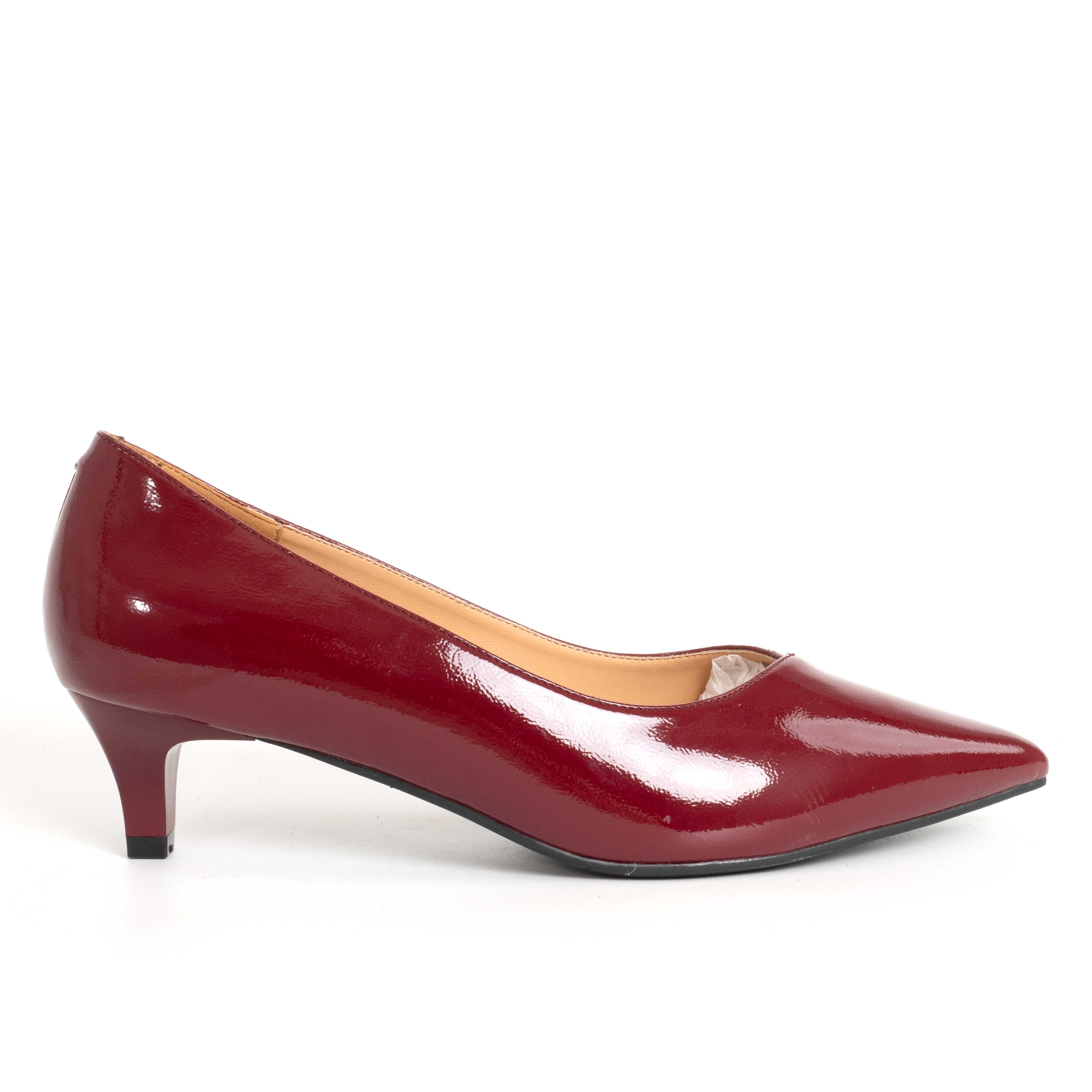 NEW Women low heeled pumps with burgundy patent leather