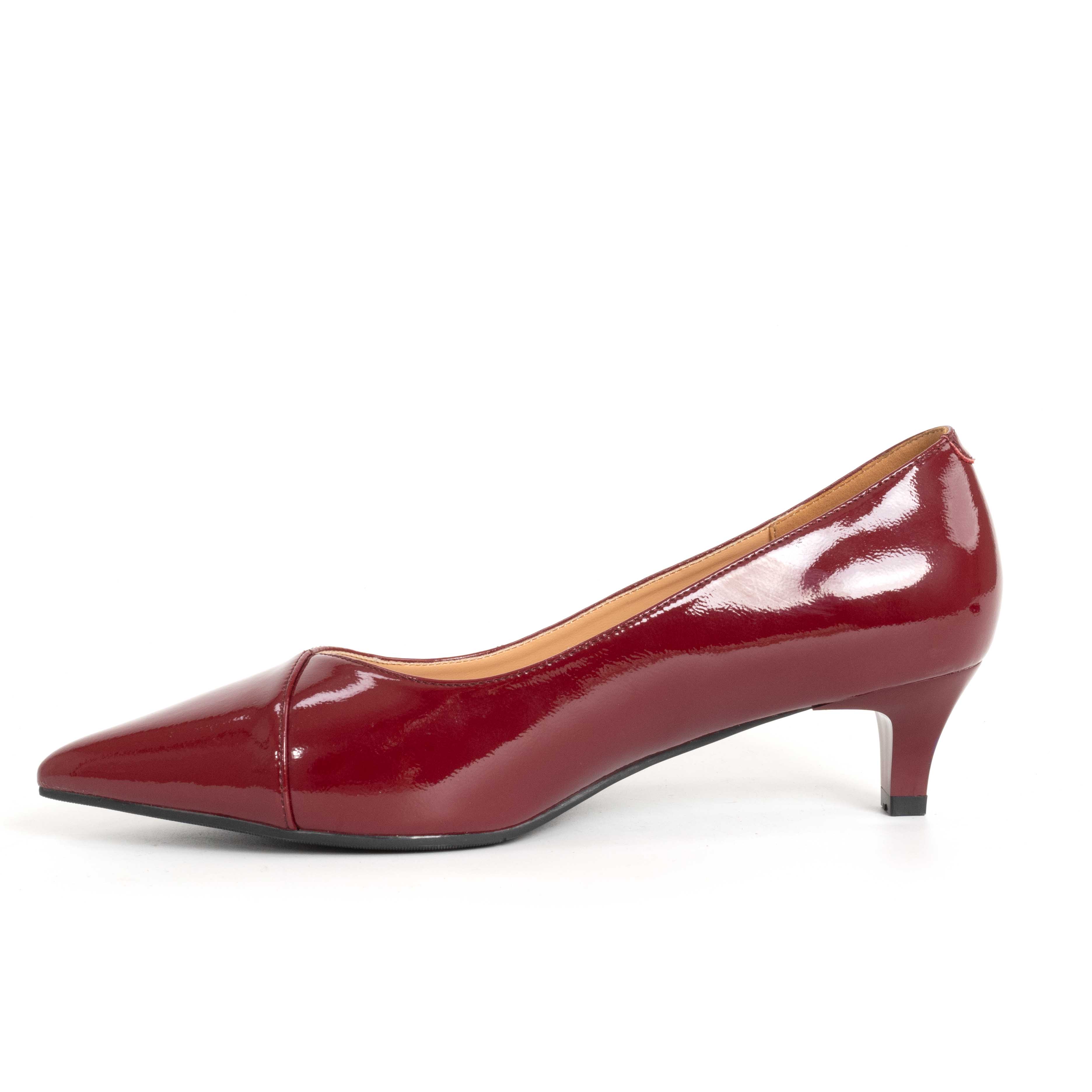 NEW Women low heeled pumps with burgundy patent leather