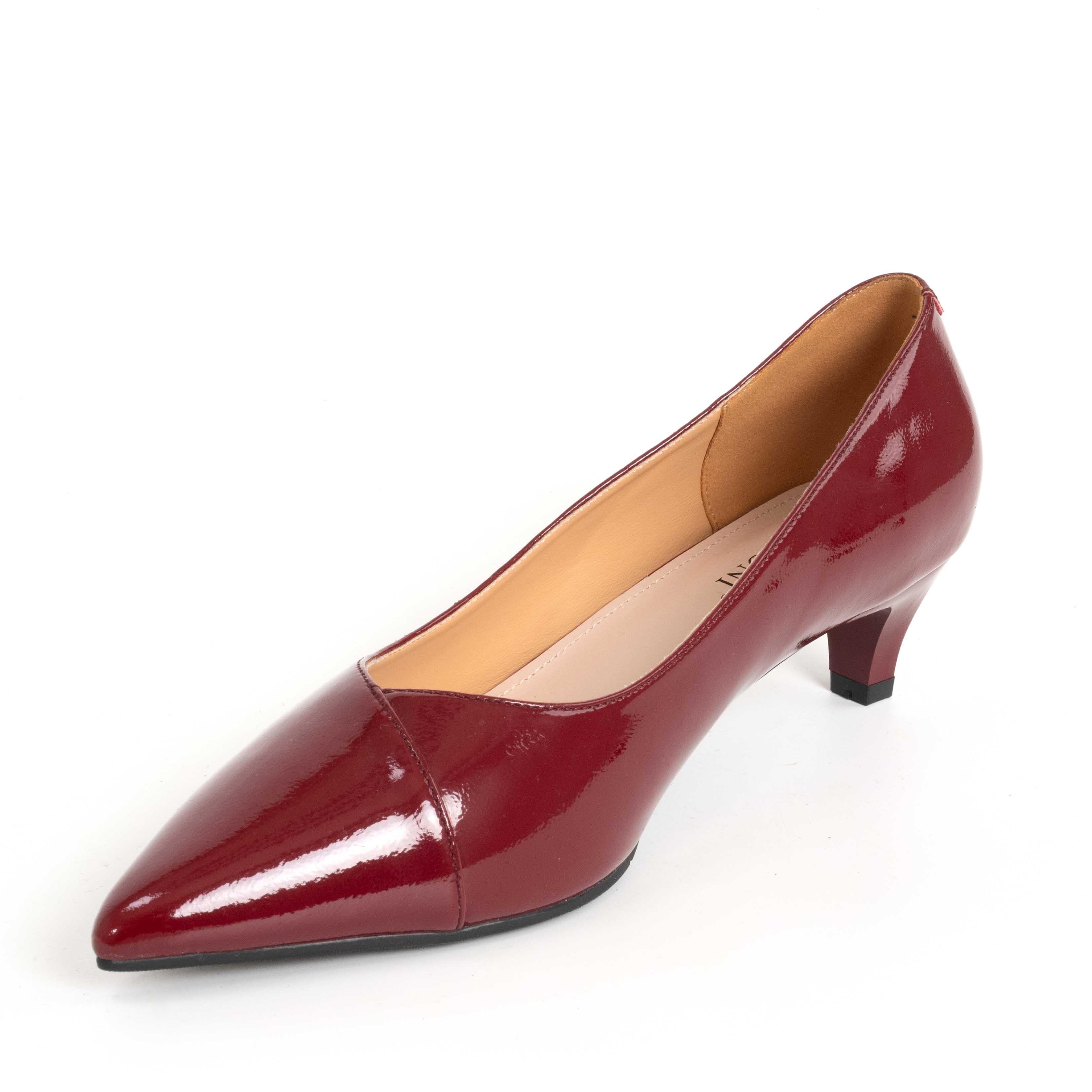 NEW Women low heeled pumps with burgundy patent leather